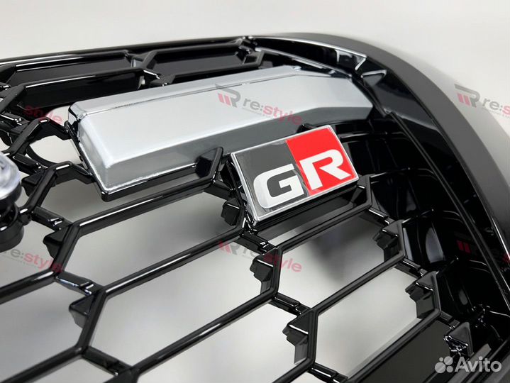 Решетка радиатора Toyota Land Cruiser 200 T2255