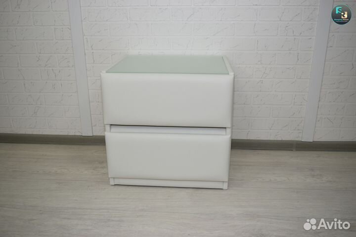 Тумба прикроватная