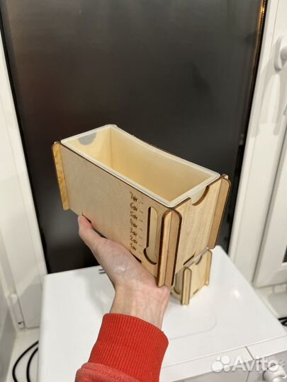 Две силиконовые формы для мыла в каркасе