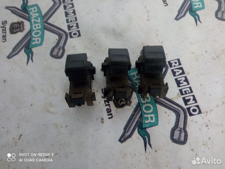 Кнопка стеклоподъемника Toyota Camry acv40