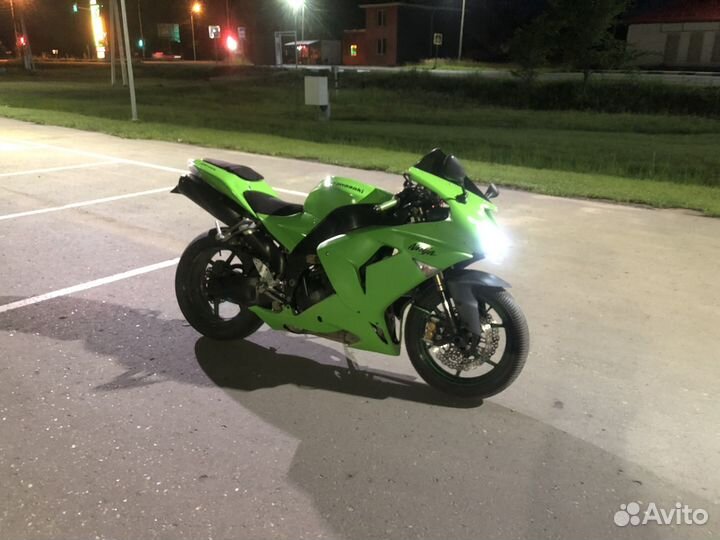 Мотоцикл Kawasaki zx10r 2006