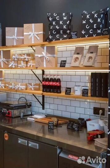 Полка настенная из дерева