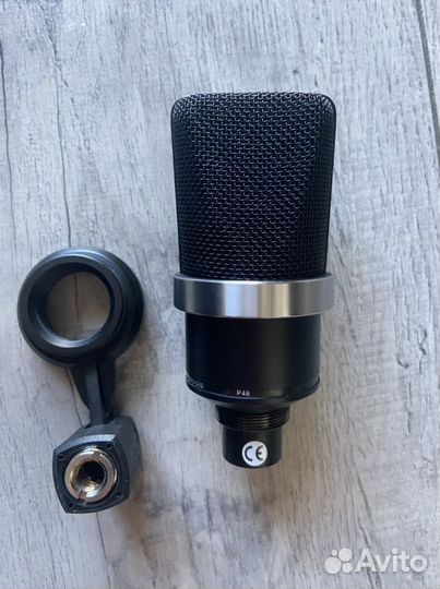 Neumann TLM 102 Студийный микрофон