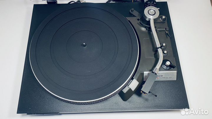Виниловый проигрыватель Technics SL-23