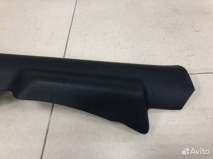 Обшивка стойки Volkswagen Polo Sed RUS 2011