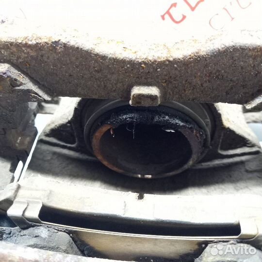 Суппорт тормозной передний правый Nissan X Trail