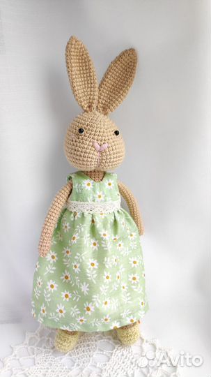 Вязаные игрушки ручной работы зайчик