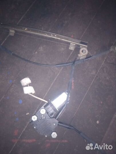 Электростеклоподьемник