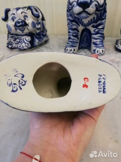 Гжель, коллекционная фигурка баран