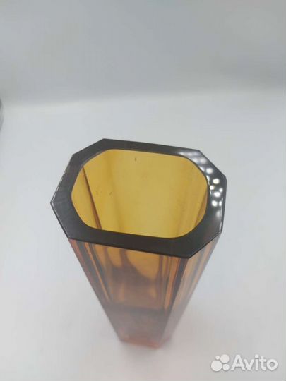 Ваза Золотистая Аствацатурьян лзхс