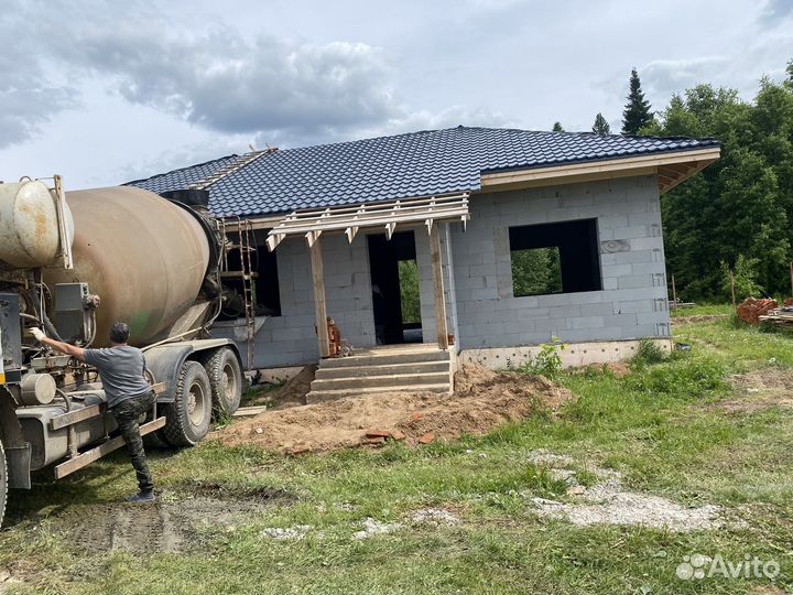 Бригада строителей