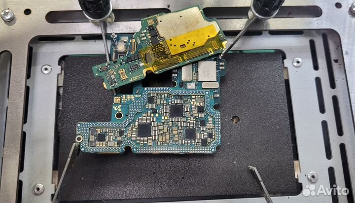 Ремонт телефонов - не включается / перезагружается