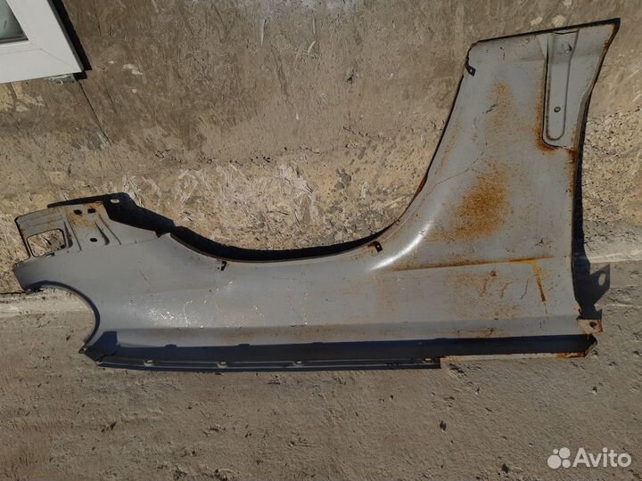 Крыло переднее левое 3110