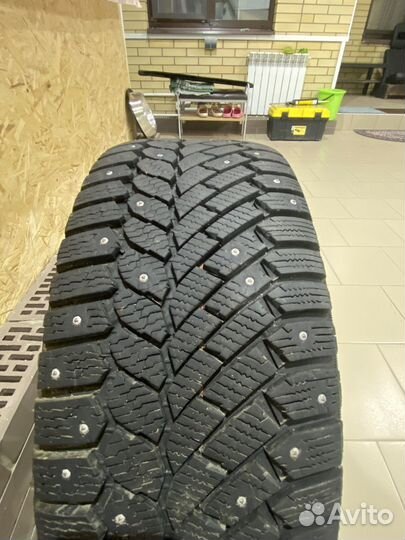 Gislaved Nord Frost 200 235/45 R18