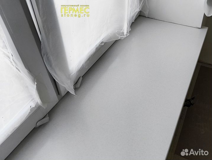 Hi-Macs подоконники из искусственного камня м2