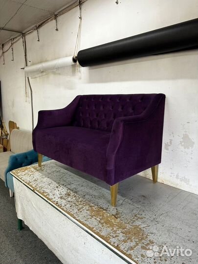 Диван (Валенсия) с каретной стяжкой