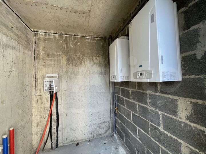 Дом 180 м² на участке 4 сот.