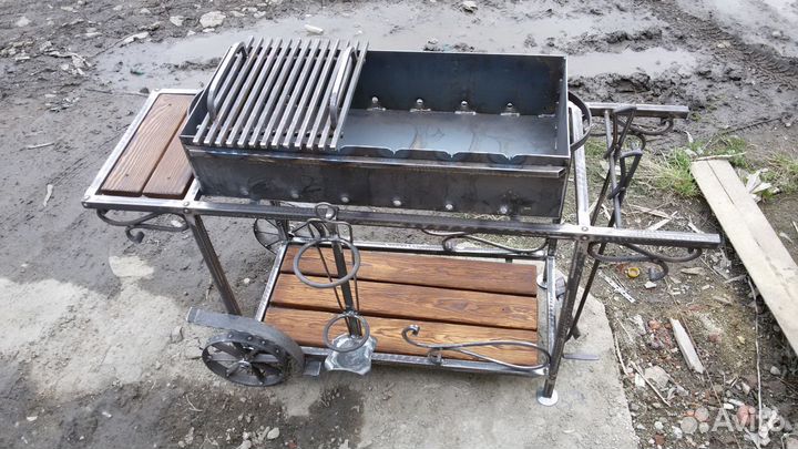 Кованый мангал на колесах для вашего отдыха 4 мм