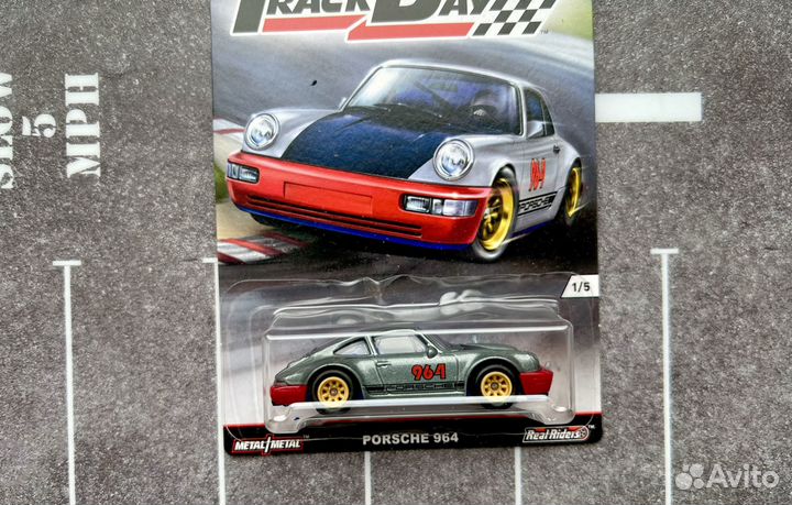 Hot Wheels Car Culture Track Day Premium