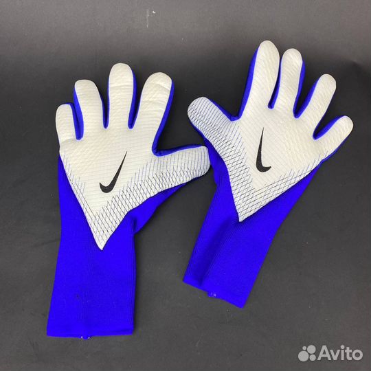 Вратарские перчатки Nike