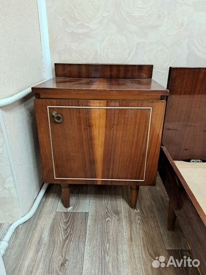 Кровать двуспальная, тумбочки