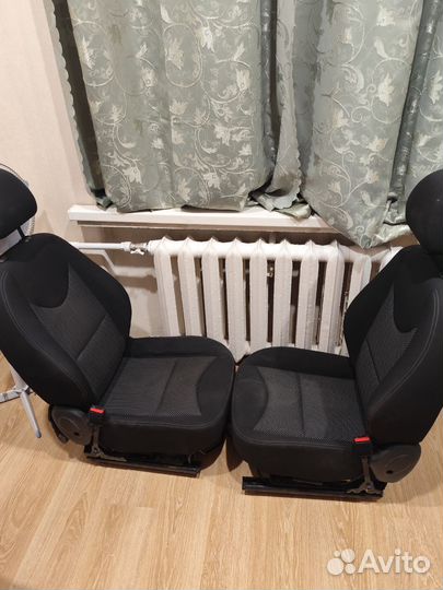 Передние сиденья Citroen C4 седан