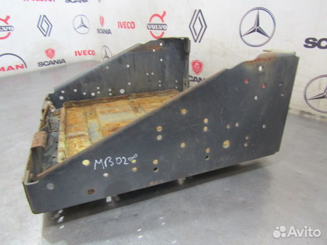 Ящик АКБ Mercedes Actros, Axor