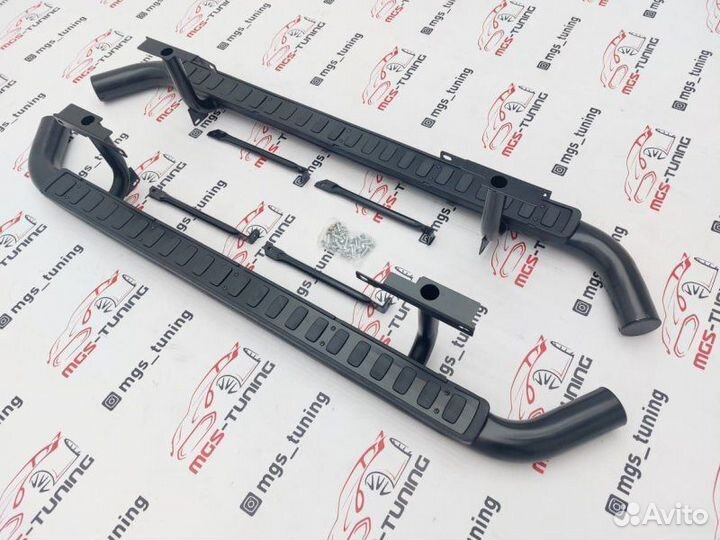 Пороги на Land Rover Defender 110 Black 83-20