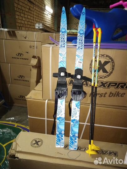 Лыжи беговые, ботинки, палки, крепления