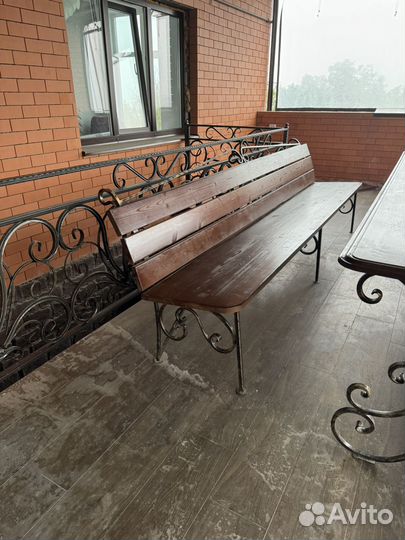 Скамейка деревянная