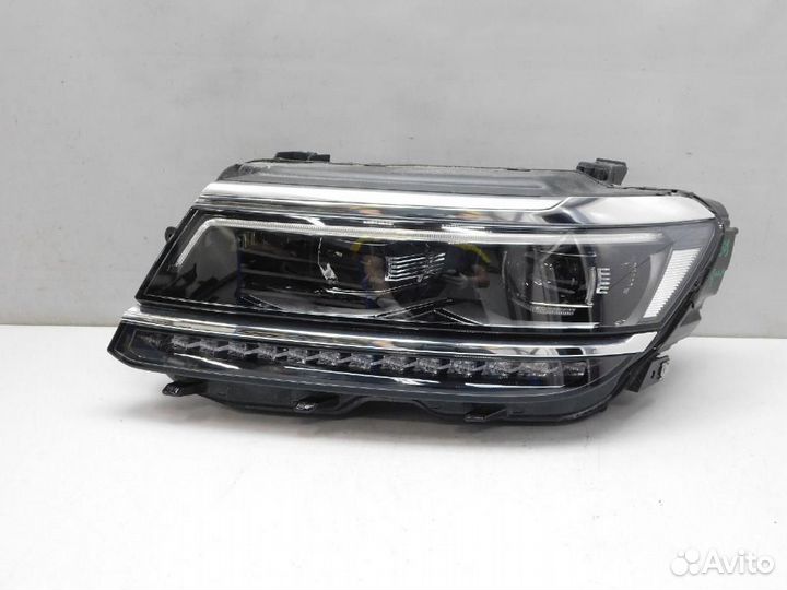 Фара левая Volkswagen Tiguan