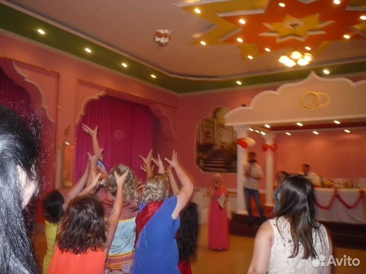 Ведущие праздников, тамада, диджей, певец, караоке