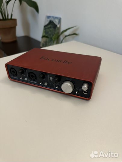 Звуковая карта Focusrite Scarlett 2i4