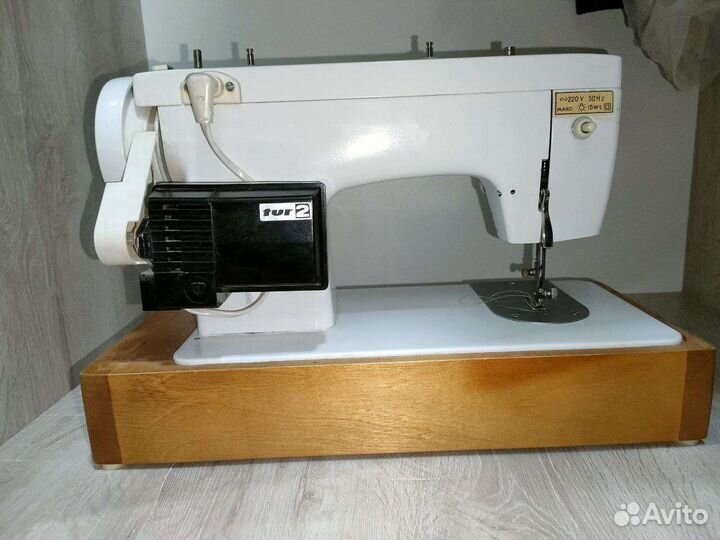 Швейная машина Чайка 132м