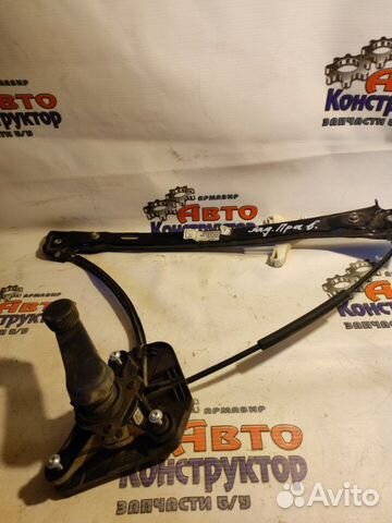 Стеклоподъемник задний правый Skoda Rapid 2015