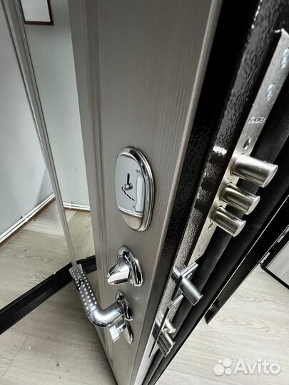 Тёплая входная дверь с бесплатной доставкой