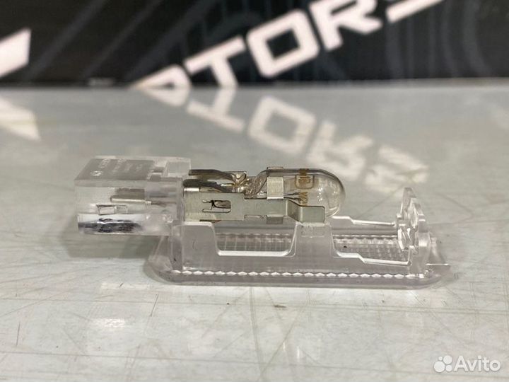 Плафон салона Audi A8 D3 BFM 2005