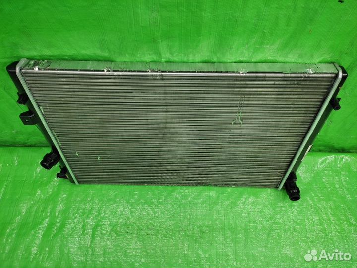 Радиатор основной VW Tiguan / Sharan