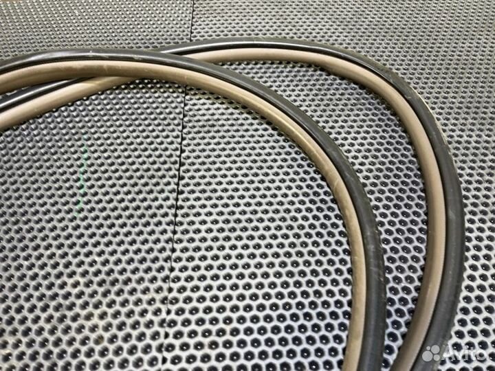 Уплотнитель дверного проема лев. перед. Lexus GX46