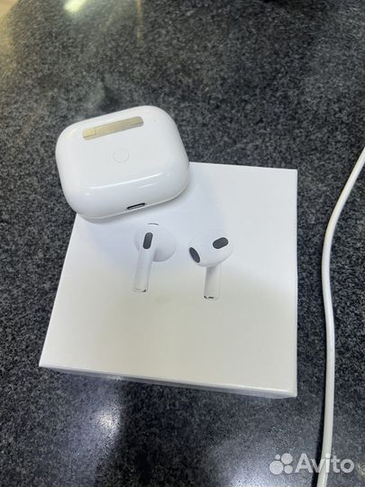 Беспроводные наушники (не оргинал)