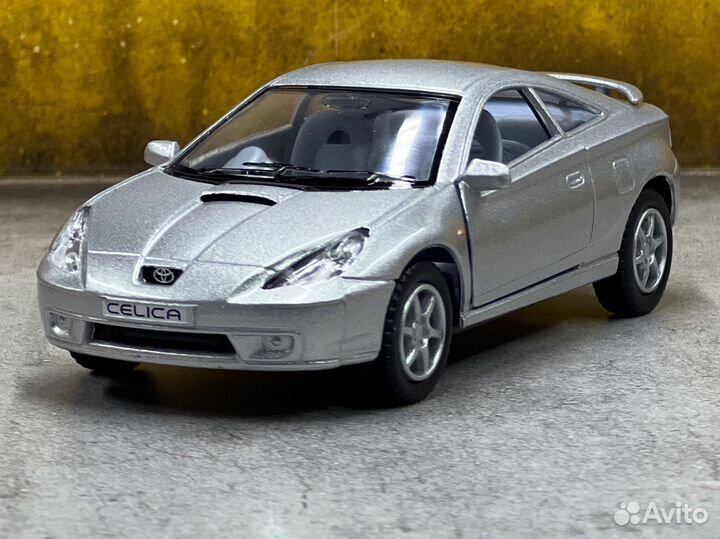 Моделька Toyota Celica 1/36 kinsmart