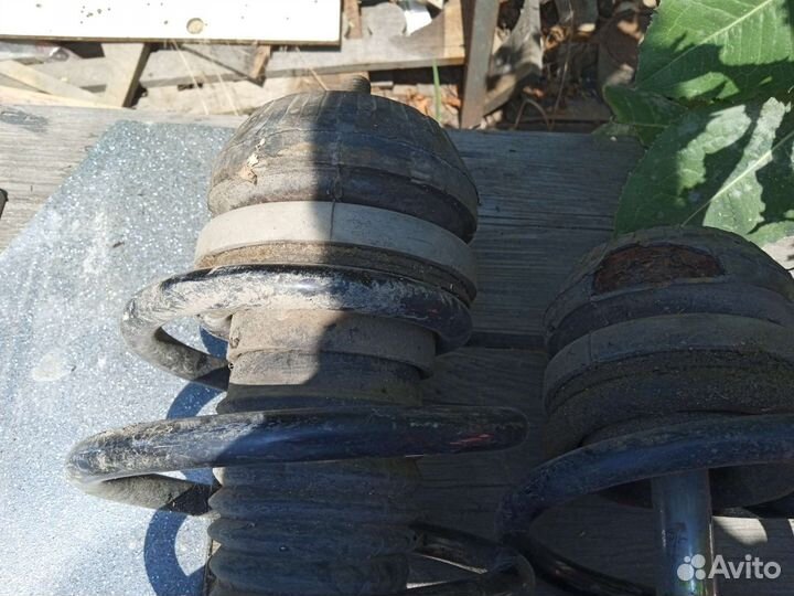 Стойки на Мерседес vito