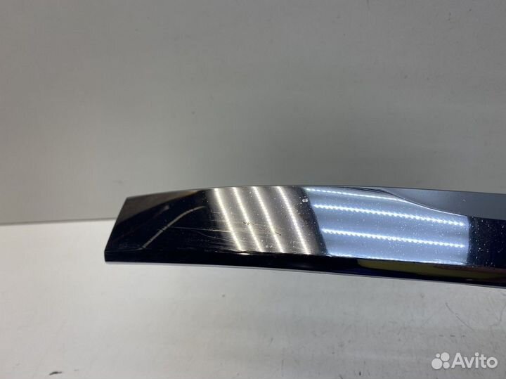 Молдинг переднего бампера левый Volkswagen Touareg