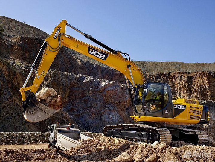 Стекло лобовое верхнее триплекс на JCB JS 180