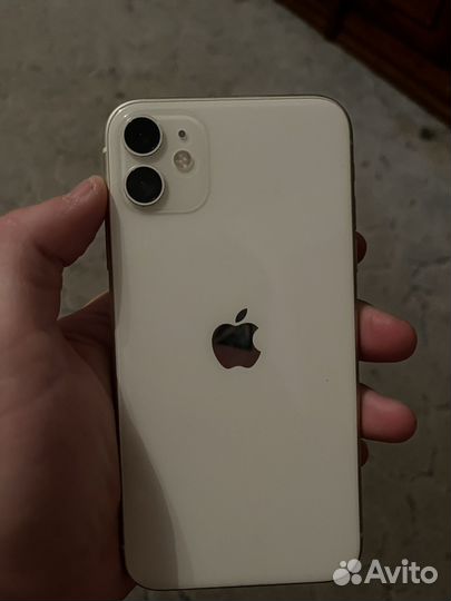 Телефон iPhone 11