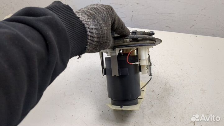 Насос топливный электрический Toyota Avensis 1, 2002