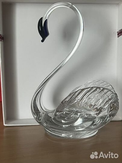 Статуэтка лебедь