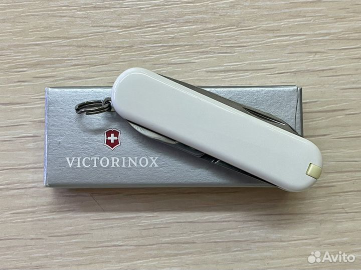 Мультиинструмент Victorinox Classic SD Jubileum Ed