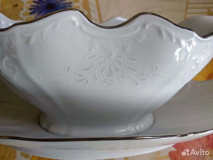 Фарфоровый соусник Бернадотт