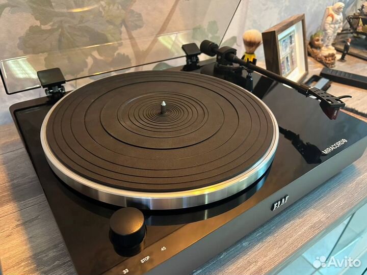 Виниловый проигрыватель elac Miracord 50